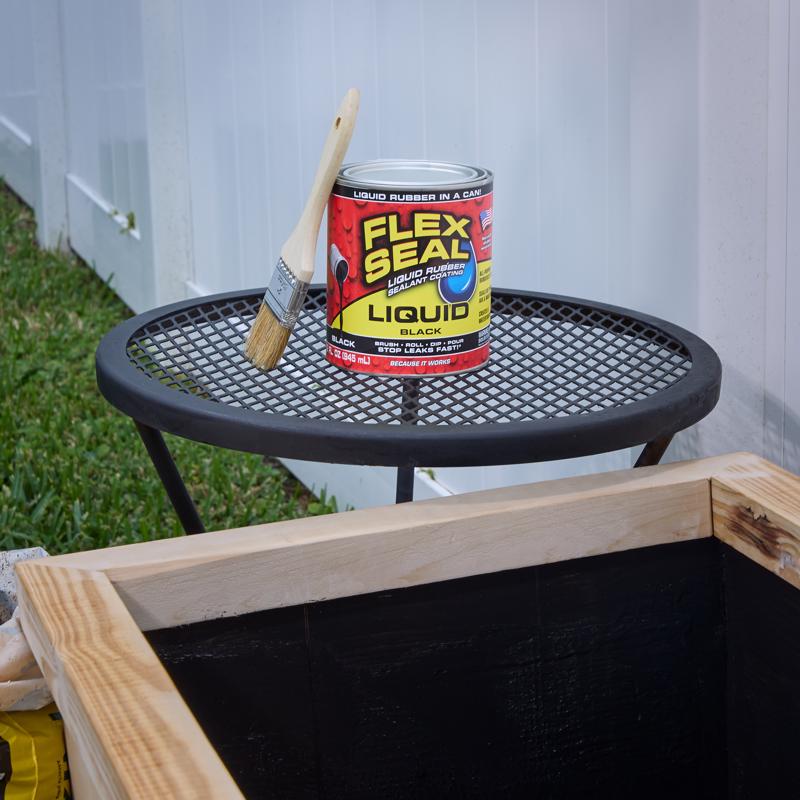 Flex Seal Family of Products Flex Seal Black Liquid Rubber Sealant Coating 32 fl. oz.