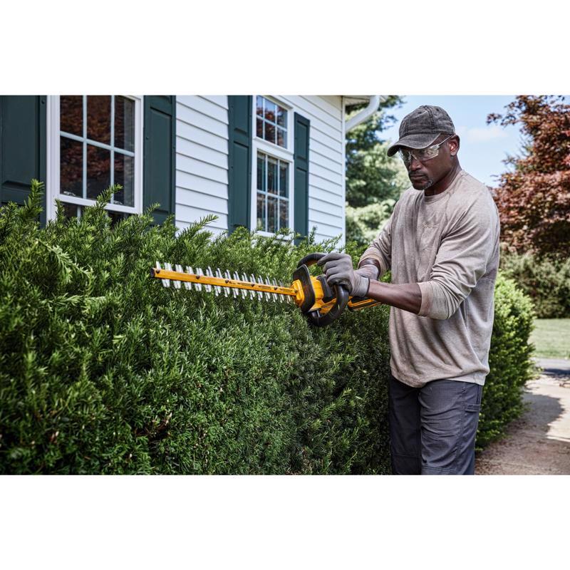 DeWalt 60V MAX DCHT870T1 26 in. 60 V Battery Hedge Trimmer Kit (Battery & Charger)