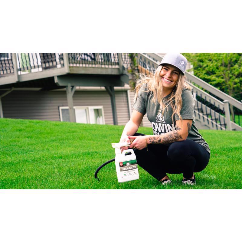 Turf Titan Thatch Buster Soil Amendment 6000 sq ft 32 oz
