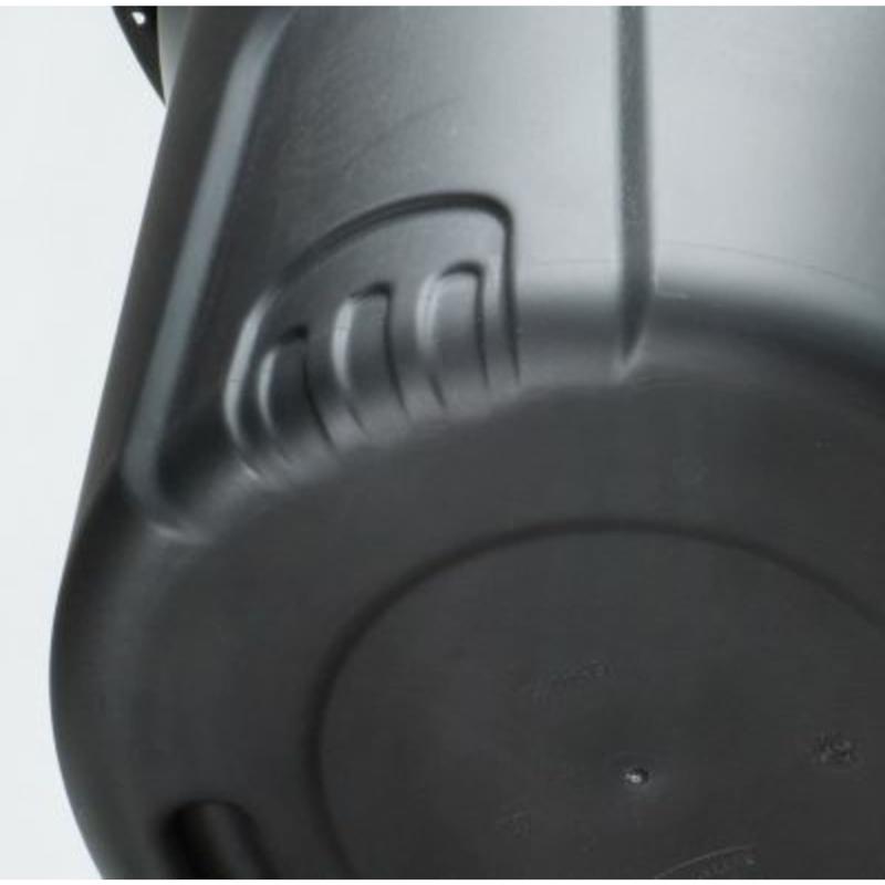 Rubbermaid Roughneck 32 gal Black Plastic Trash Can Lid Included