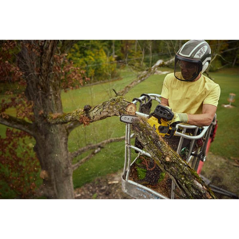 DEWALT DCCS673 12 in. 60 V Battery Chainsaw Kit (Battery & Charger)