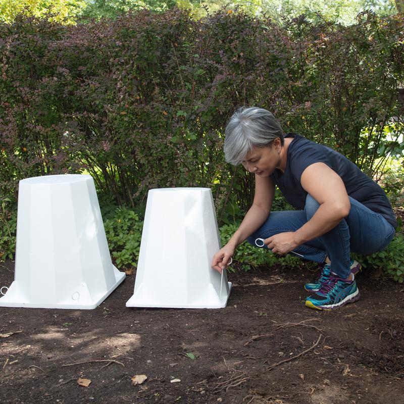 Gardien 18 in. H X 16 in. W X 16 in. D White Foam Plant Support