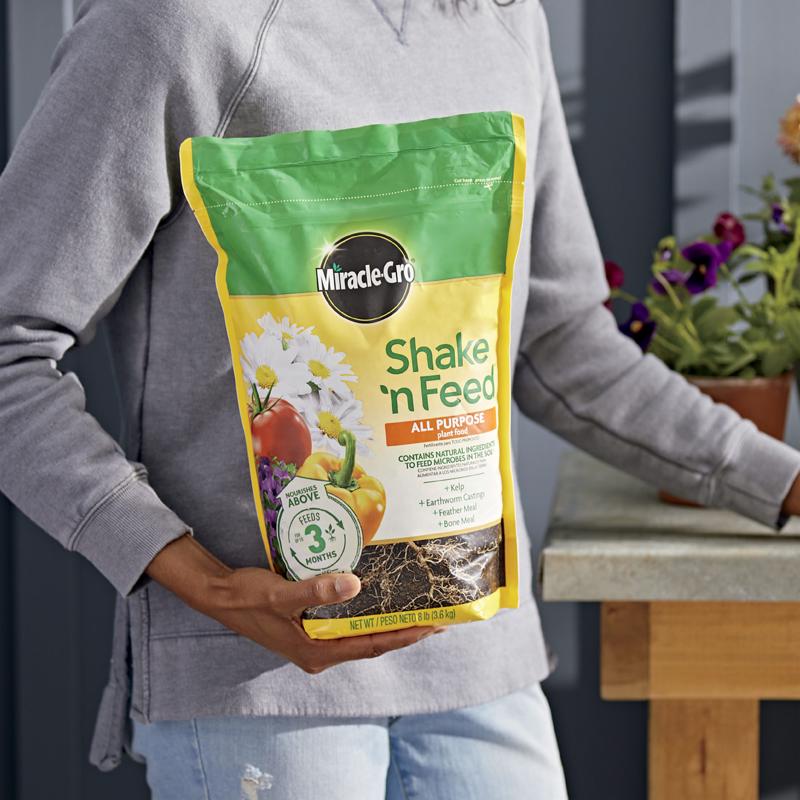 Miracle-Gro Shake 'n Feed Granules Plant Food 8 lb
