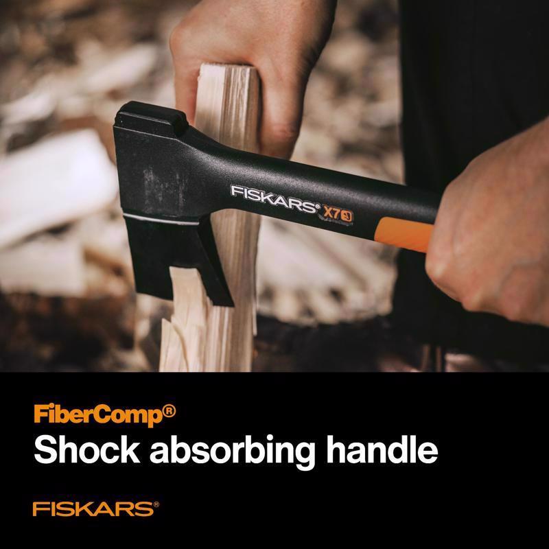 Fiskars X7 1.41 lb Single Bit Splitting Hatchet Fiberglass Handle