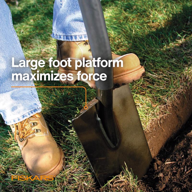 Fiskars 57.5 in. Steel Digging Shovel Steel Handle