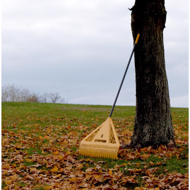 True Temper 71 in. 39 Tine Poly Leaf Rake Steel Handle