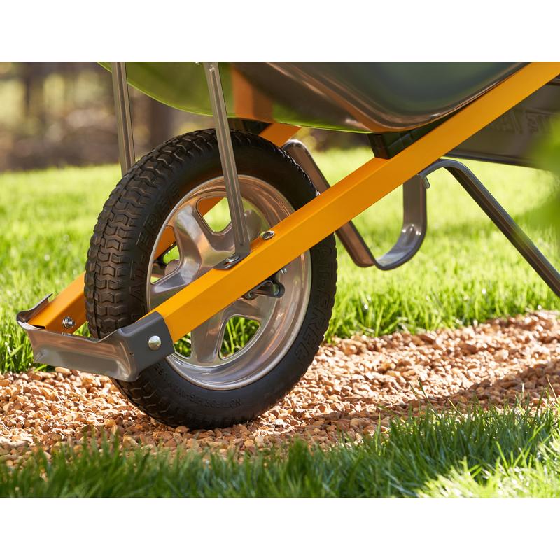 True Temper Steel Residential Wheelbarrow 6 cu ft