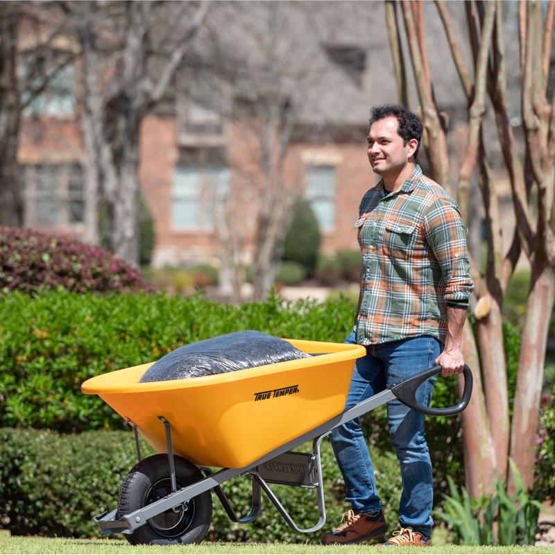 True Temper Poly Residential Wheelbarrow 6 cu ft