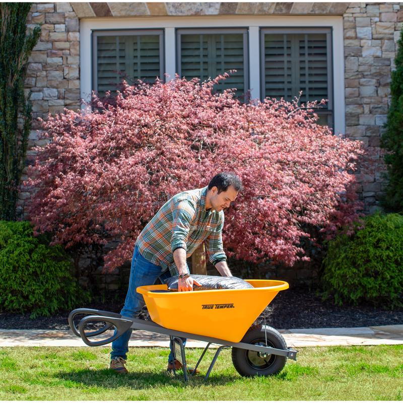 True Temper Poly Residential Wheelbarrow 6 cu ft
