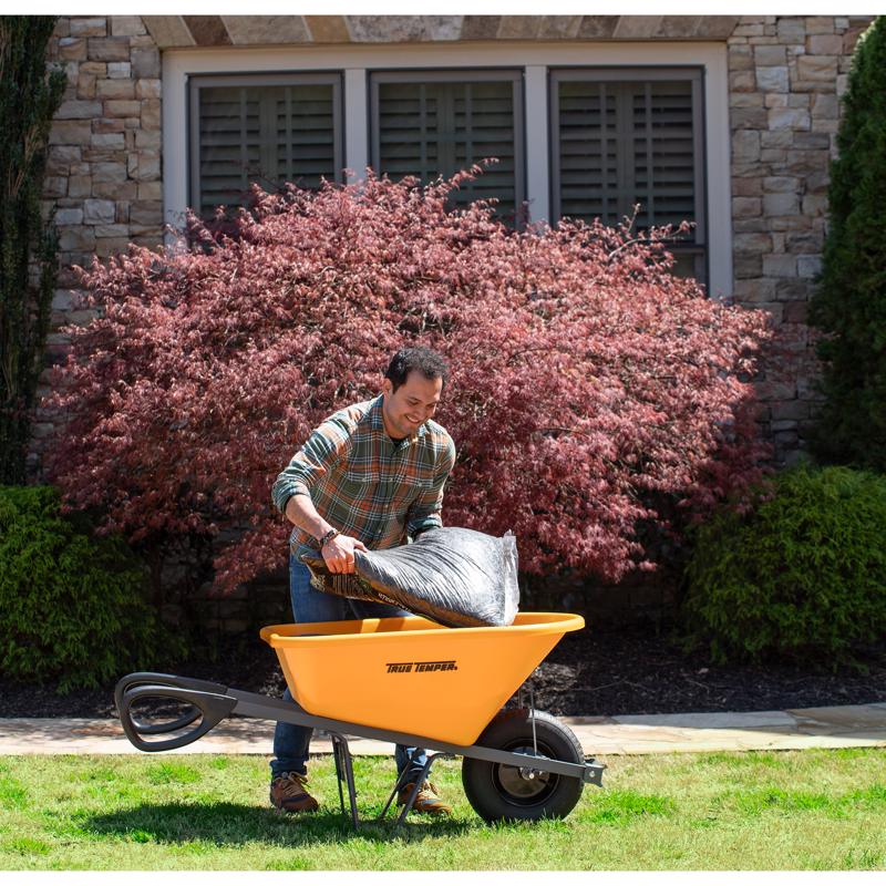 True Temper Poly Residential Wheelbarrow 6 cu ft