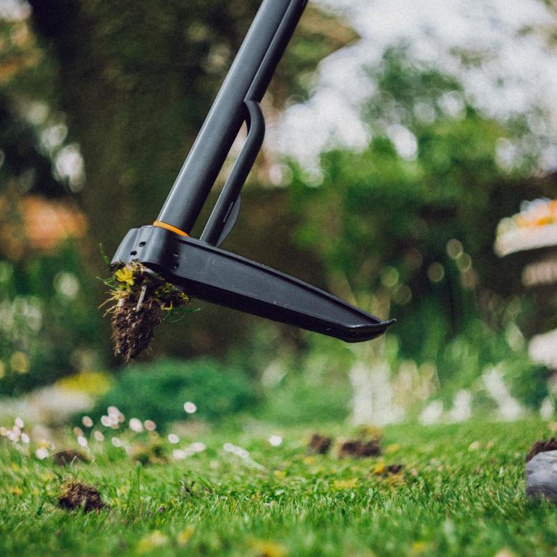 Fiskars 39.25 in. Stainless Steel Weeder Aluminum Handle