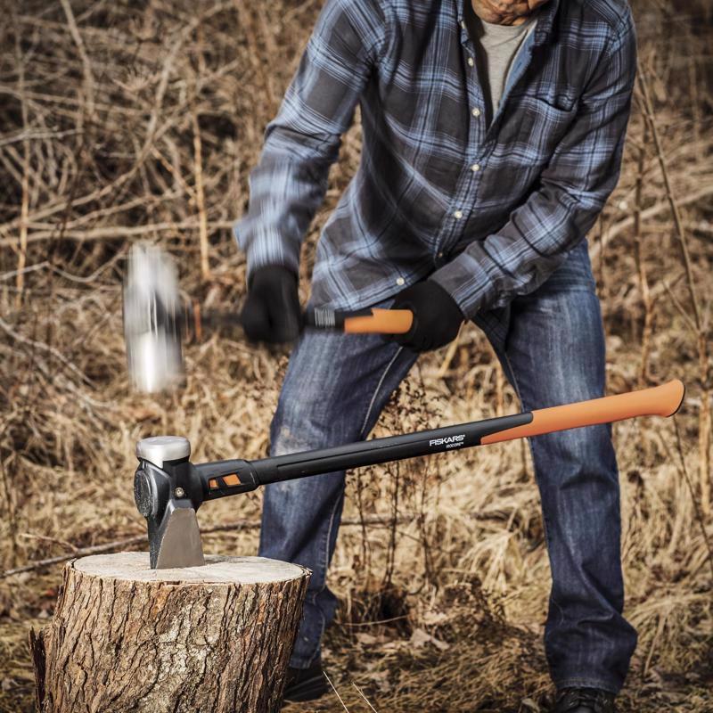 Fiskars Pro IsoCore 8 lb Splitting Maul Steel Handle