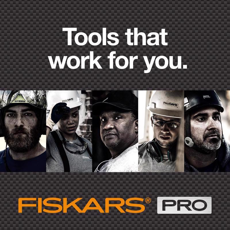 Fiskars Pro IsoCore 8 lb Splitting Maul Steel Handle