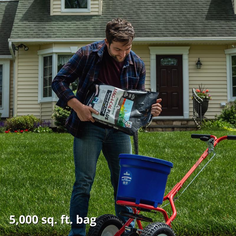 Jonathan Green Mag-I-Cal Plus for Lawns in Acidic and Hard Soil Annual Program Lawn Conditioner For