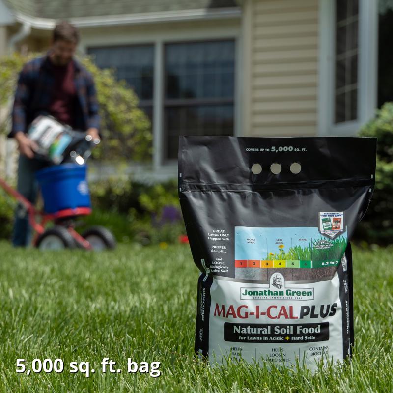 Jonathan Green Mag-I-Cal Plus for Lawns in Acidic and Hard Soil Annual Program Lawn Conditioner For