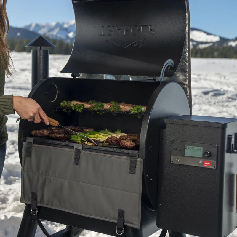 Traeger Pro 22/575 Gray Grill Insulation Blanket