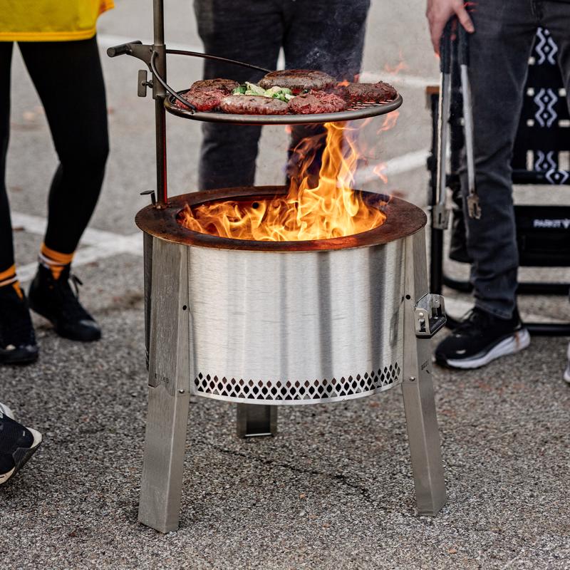 Breeo Outpost 19 Silver Camp Grill 28.5 in. H X 22 in. W X 17 in. L