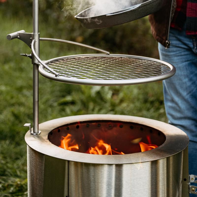 Breeo Outpost 19 Silver Camp Grill 28.5 in. H X 22 in. W X 17 in. L