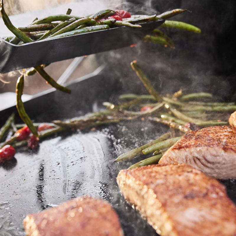 Weber Slate 36" Rust-Resistant 4 Burner Liquid Propane Digital Thermometer Outdoor Griddle Black