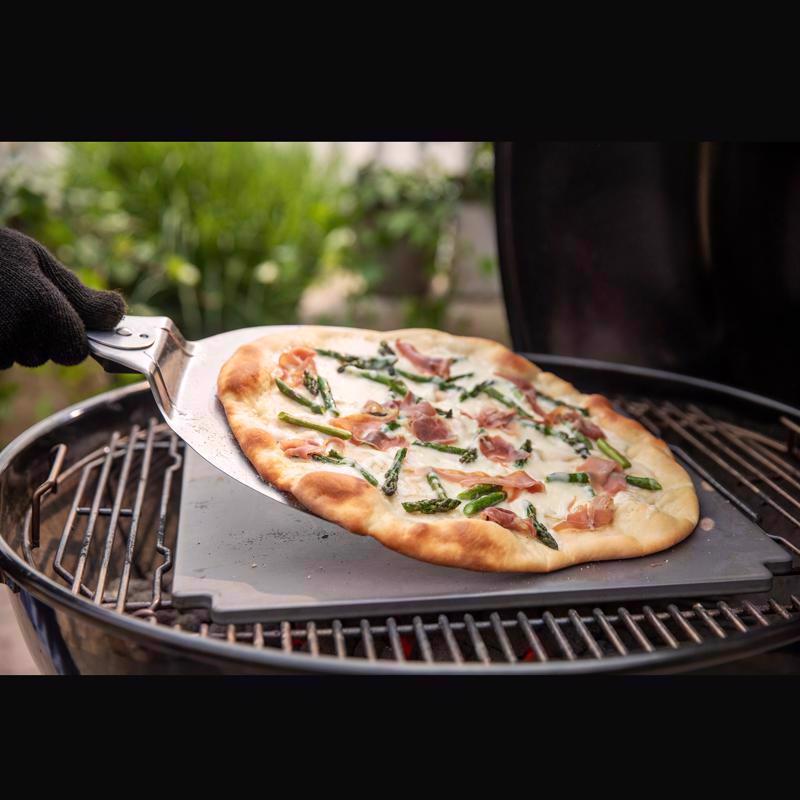 Weber 26 in. Master-Touch Charcoal Grill Black
