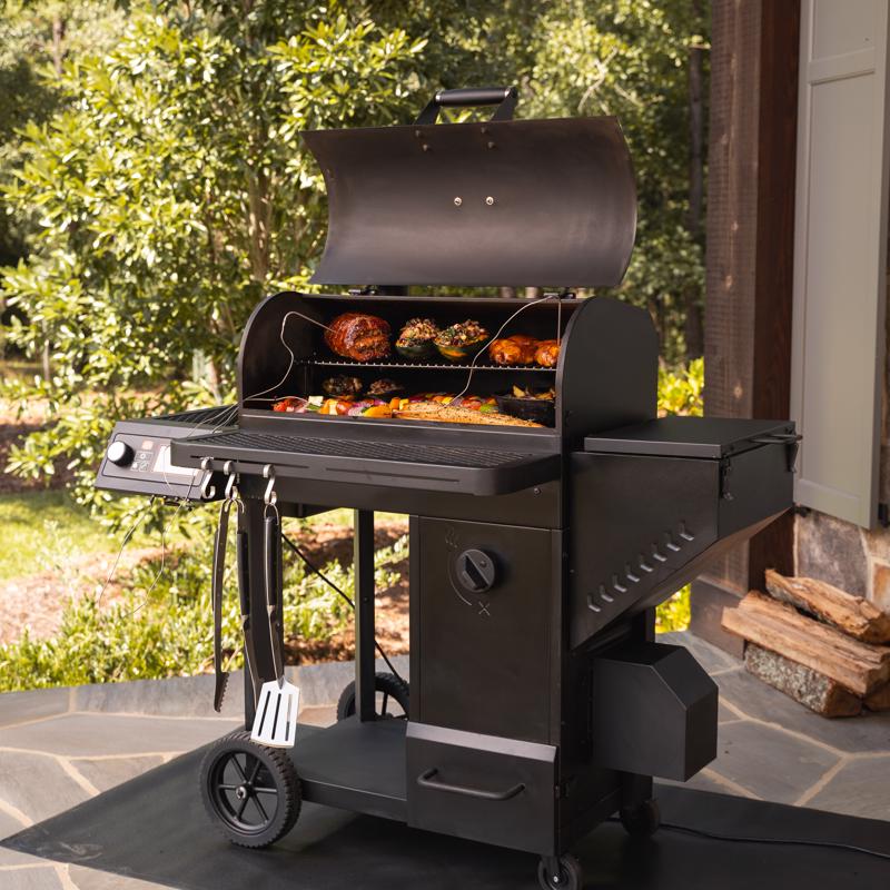 Oklahoma Joe's Charcoal/Wood Traditional Smoker Black