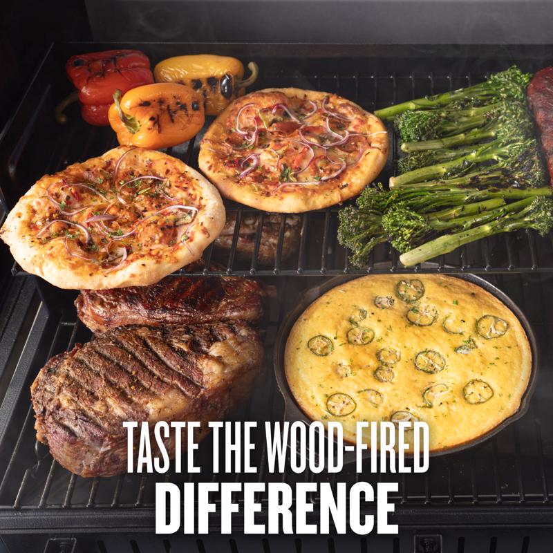 Traeger Woodridge Wood Pellet WiFi Grill Black