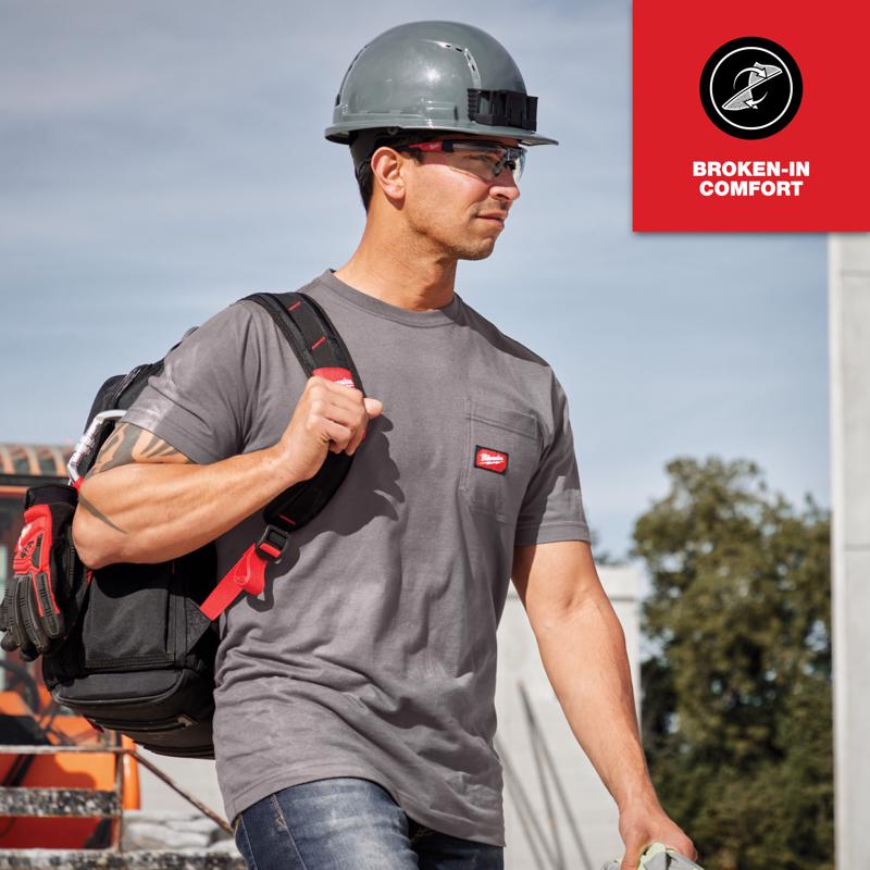 Milwaukee Gridiron S Short Sleeve Men's Round Neck Gray Tee Shirt