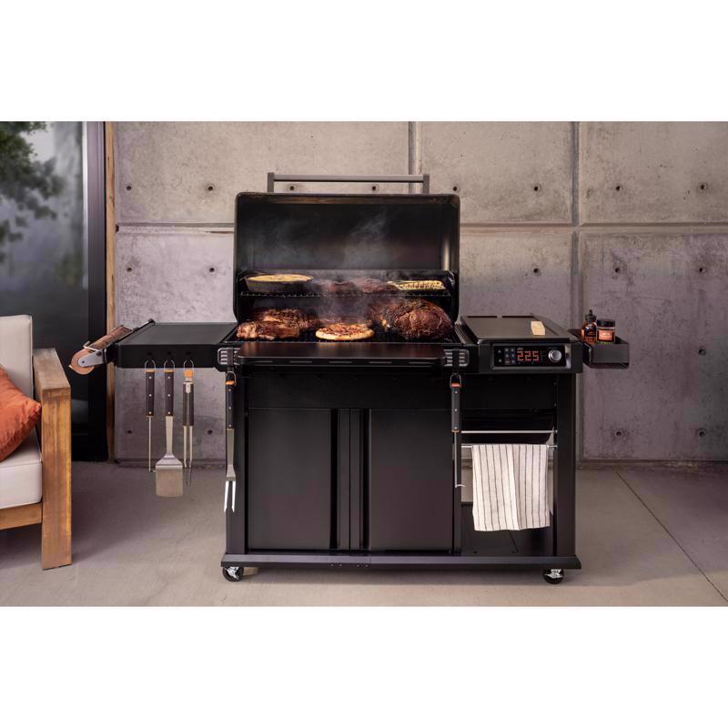 Traeger Woodridge Pro Plus Wood Pellet WiFi Grill and Smoker Black