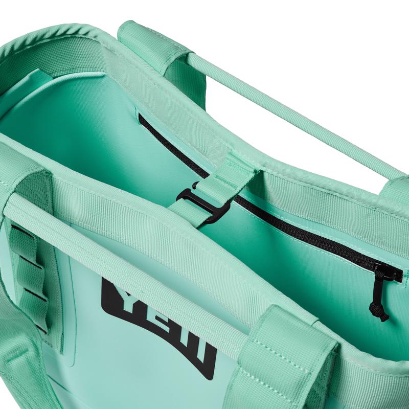 YETI Camino 20 Carryall 20 L Seafoam Tote
