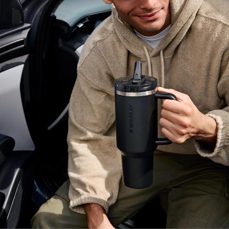 Stanley The Quencher 30 oz Black 2.0 BPA Free Double-wall Vacuum Insulated Straw Tumbler