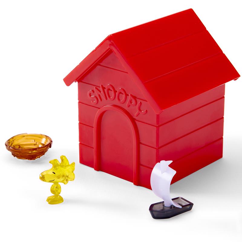 Cra-Z-Art Peanuts Crystal Surprise Dog House and Figure Toy