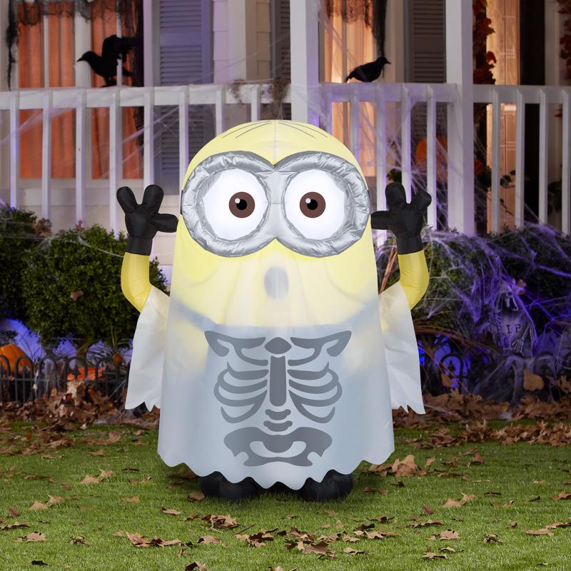 Universal 4 ft. Prelit Minion Inflatable
